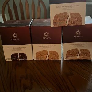 4 boxes , 1 box brownie, 3 boxes golden butterscotch blondie